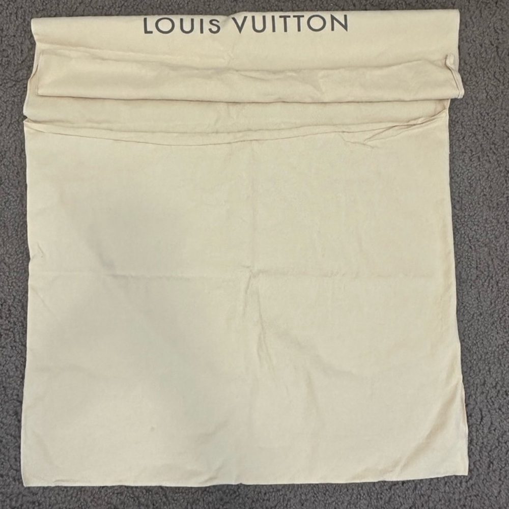 Louis vuitton dust bag H13.5"xL18"